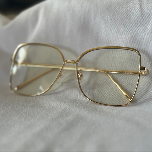 Fake Grandma Glasses - Picture 3 of 5